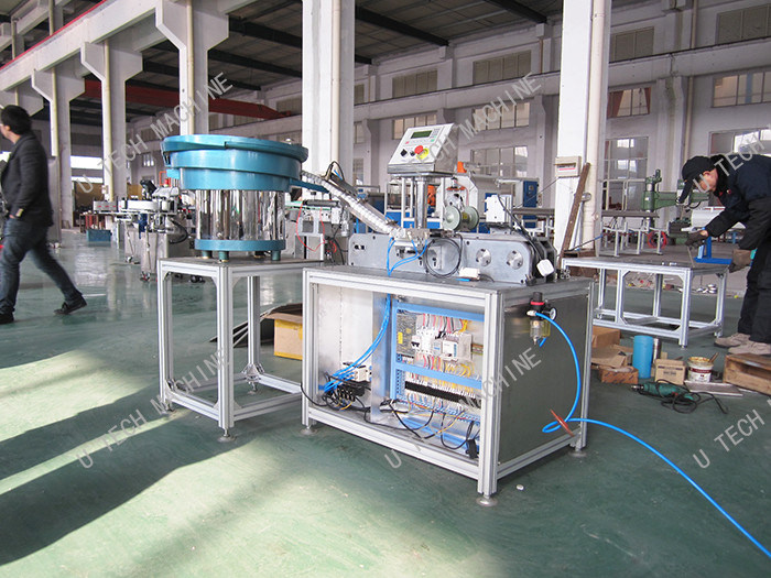 Edible Oil Bottle Flip Off Seal Assembly Machine Two Parts Fit Together