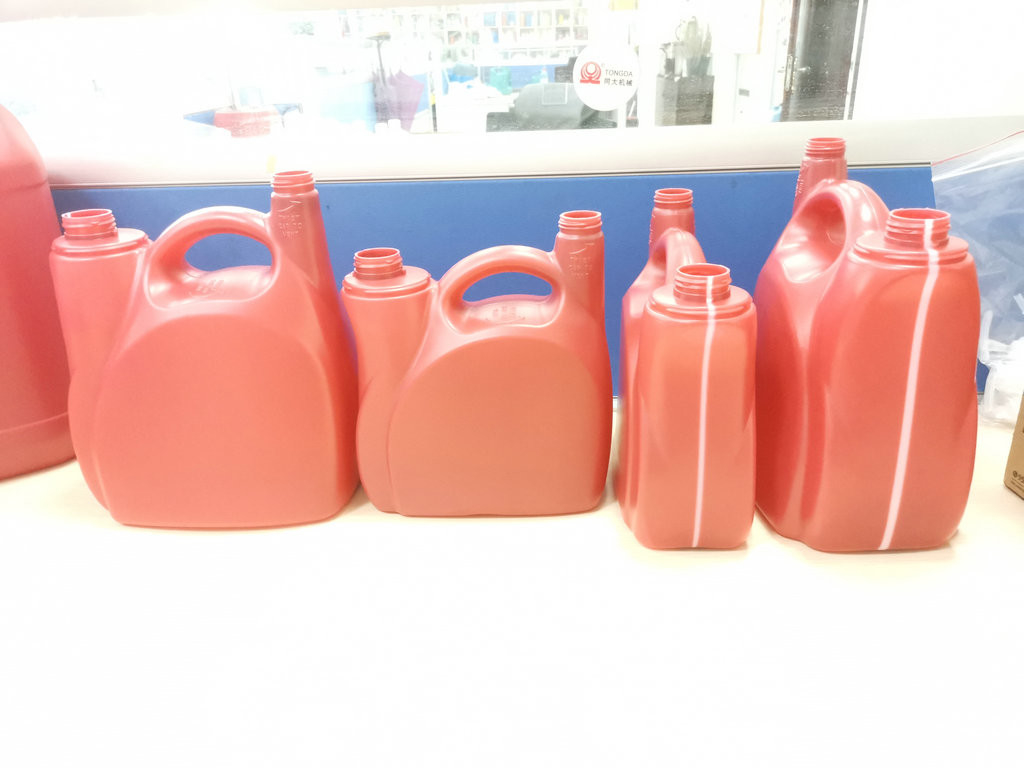 5L HDPE Plastic Jerry Can Blow Molding Machine Automatic Bottle Container Extrusion