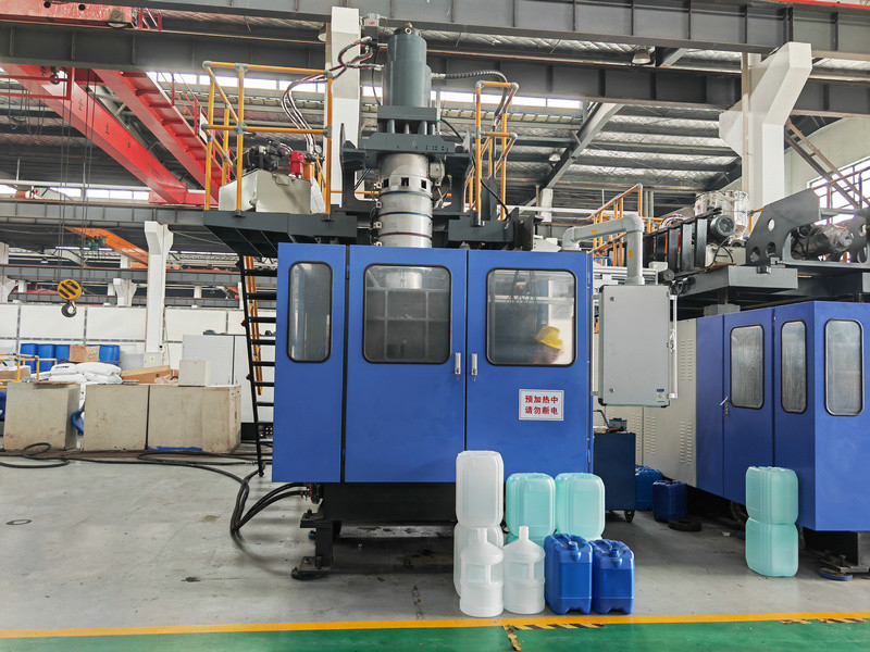 Plastic Container Extrusion Blow Molding Machine 25Liter HDPE Jerry Can EBM Big